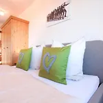 ゲストハウス Haus Am Berg - Direkt Am Skihang 3*