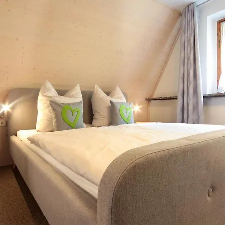 Haus Am Berg - Direkt Am Skihang 2*